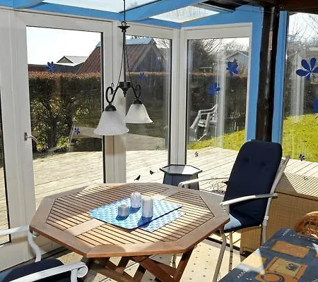 Three-bedroom Holiday In Bjert 4 Sønder Bjert